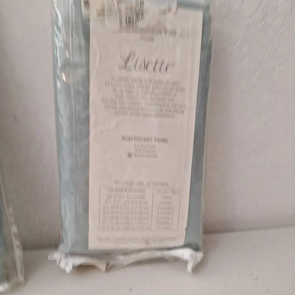 Set of 2 Liz Claiborne 60